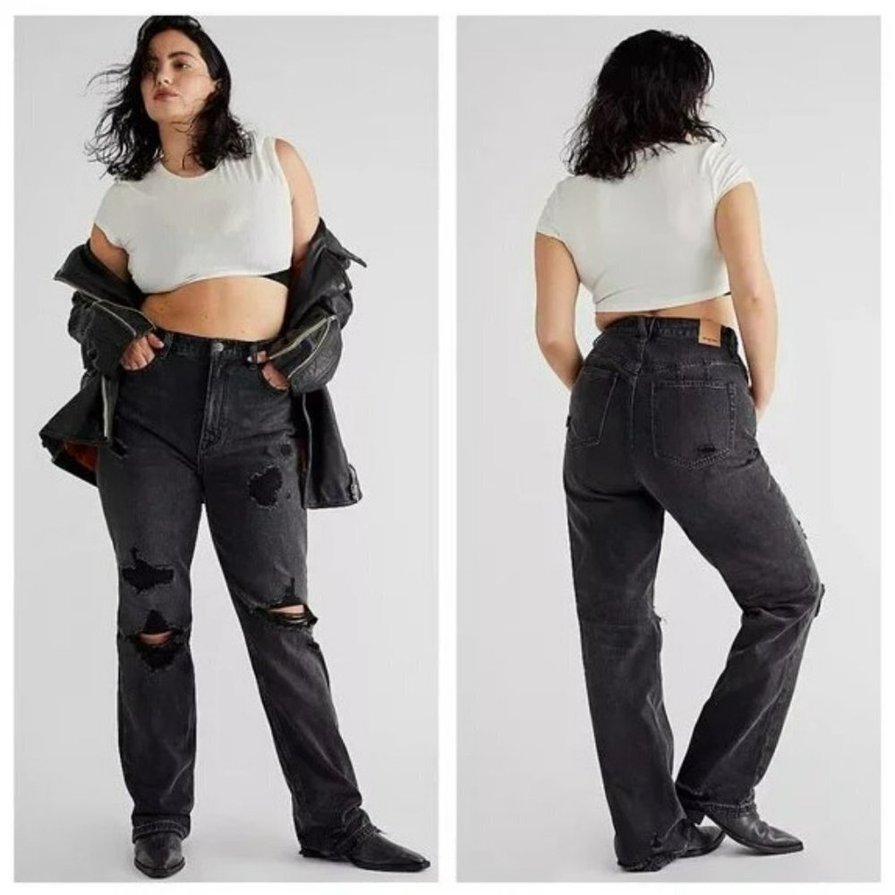 New We the Free People CRVY Straight Shooter Distressed Black Jeans Size 32